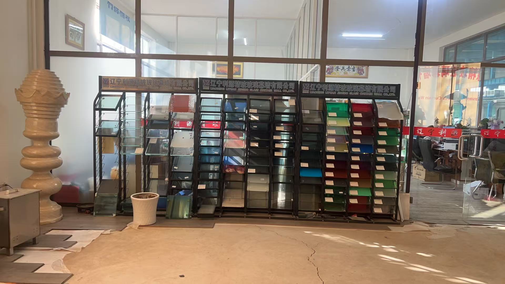 兰州市工程玻璃批量采购彩轴玻璃 - 价格